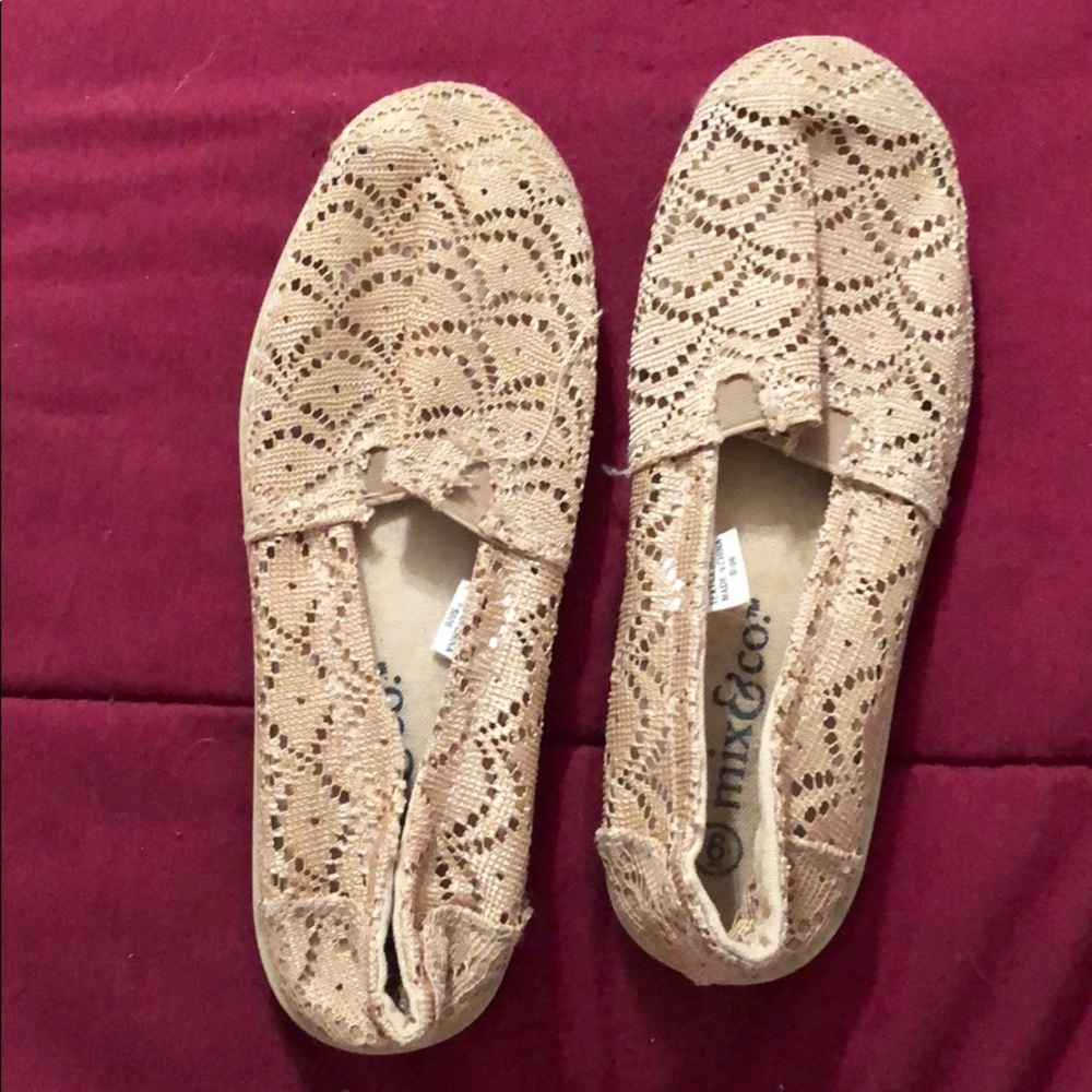 Mix & Co beige flats never worn